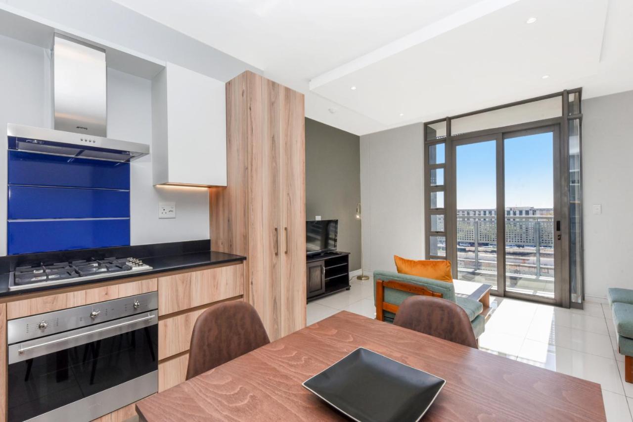 The Median Rosebank Luxury Apartment - Building With Generator Johannesburg Exterior photo