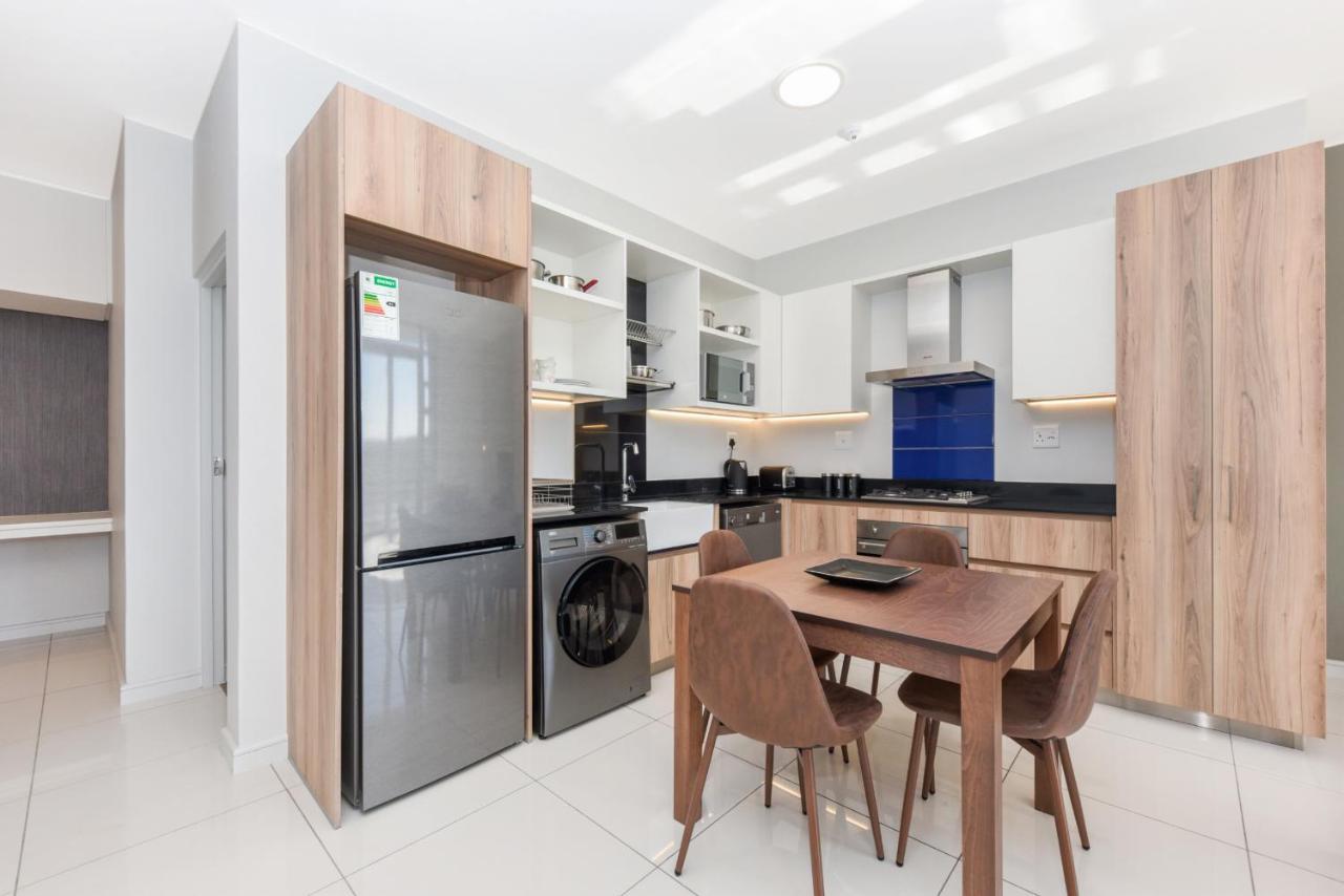 The Median Rosebank Luxury Apartment - Building With Generator Johannesburg Exterior photo